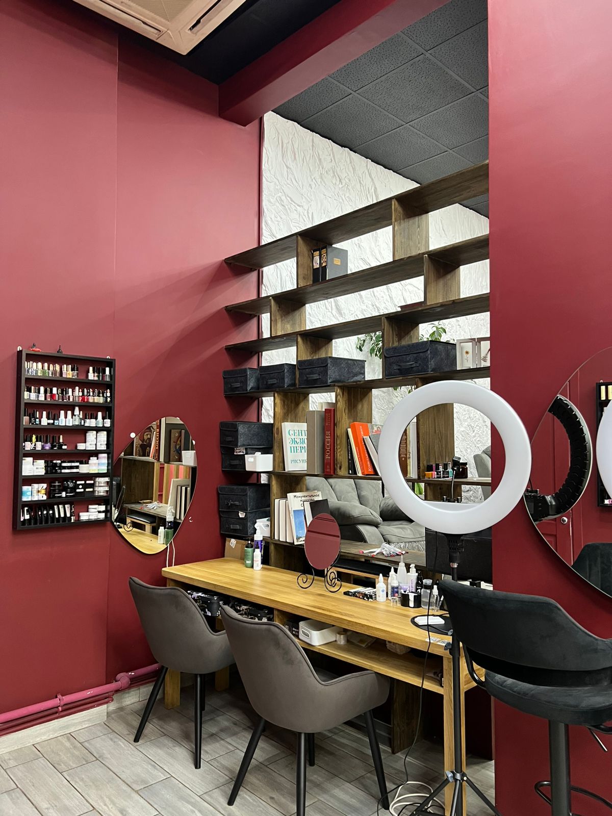 Income-producing 94.7 sqm with premium beauty salon — ₽240k/mo, two entrances, 7 min to Setun MCD